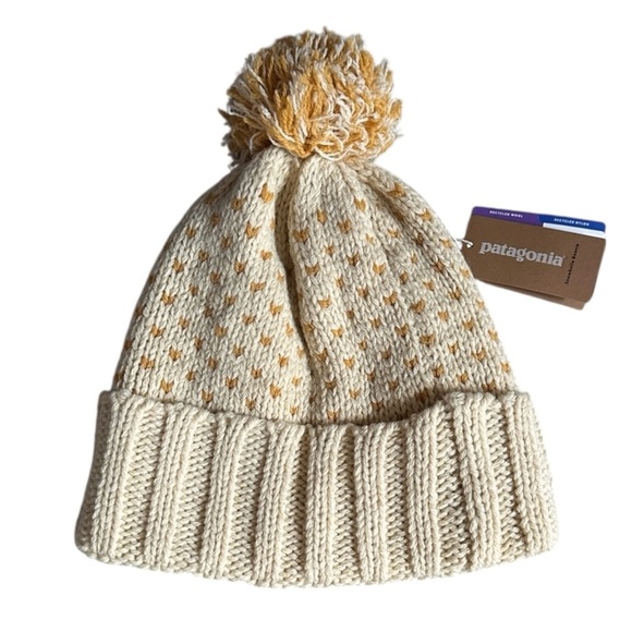 Patagonia Snowbelle Beanie Hat NWT Dotted Natural Wool Blend Fleece Lined Pom - Picture 2 of 8